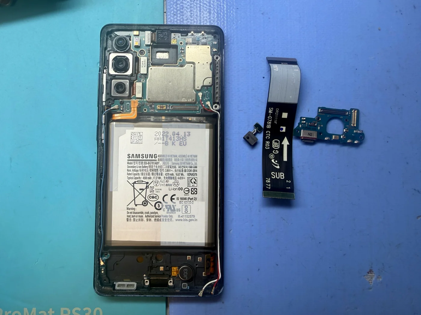 Galaxy S20 FE 5G Won't Turn On or Charge — Charging Port & Cable Replacement in Downtown LA | FIXSTORY