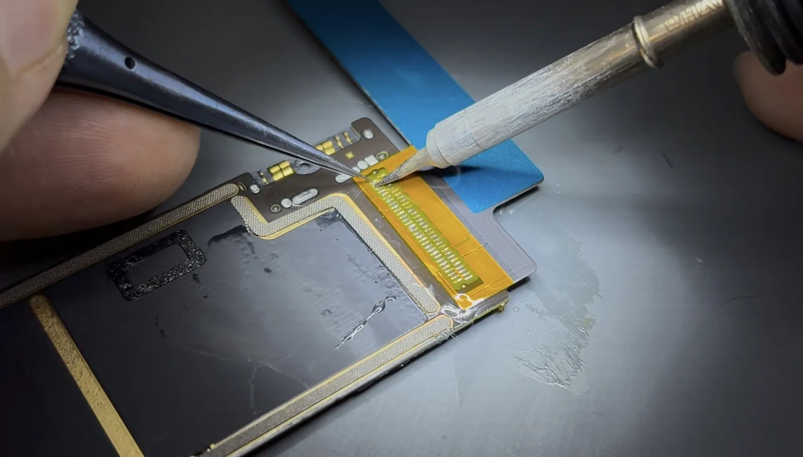 iPad Air 4 Won't Charge — USB-C Port Replacement in Los Angeles