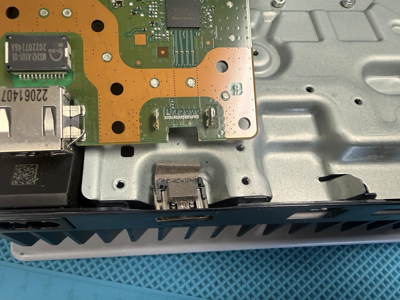 PS5 HDMI Port Torn Off & Missing Capacitor Repair in Downtown LA — An Hour Before Closing