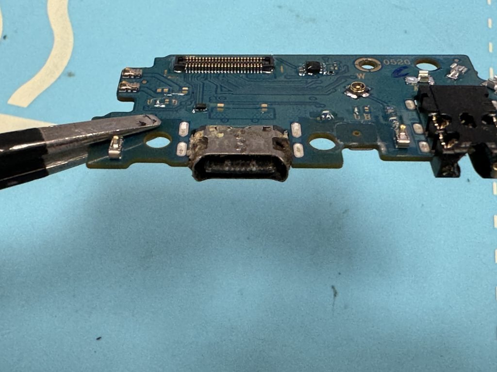 Samsung phone charging port repair Downtown LA – FIXSTORY